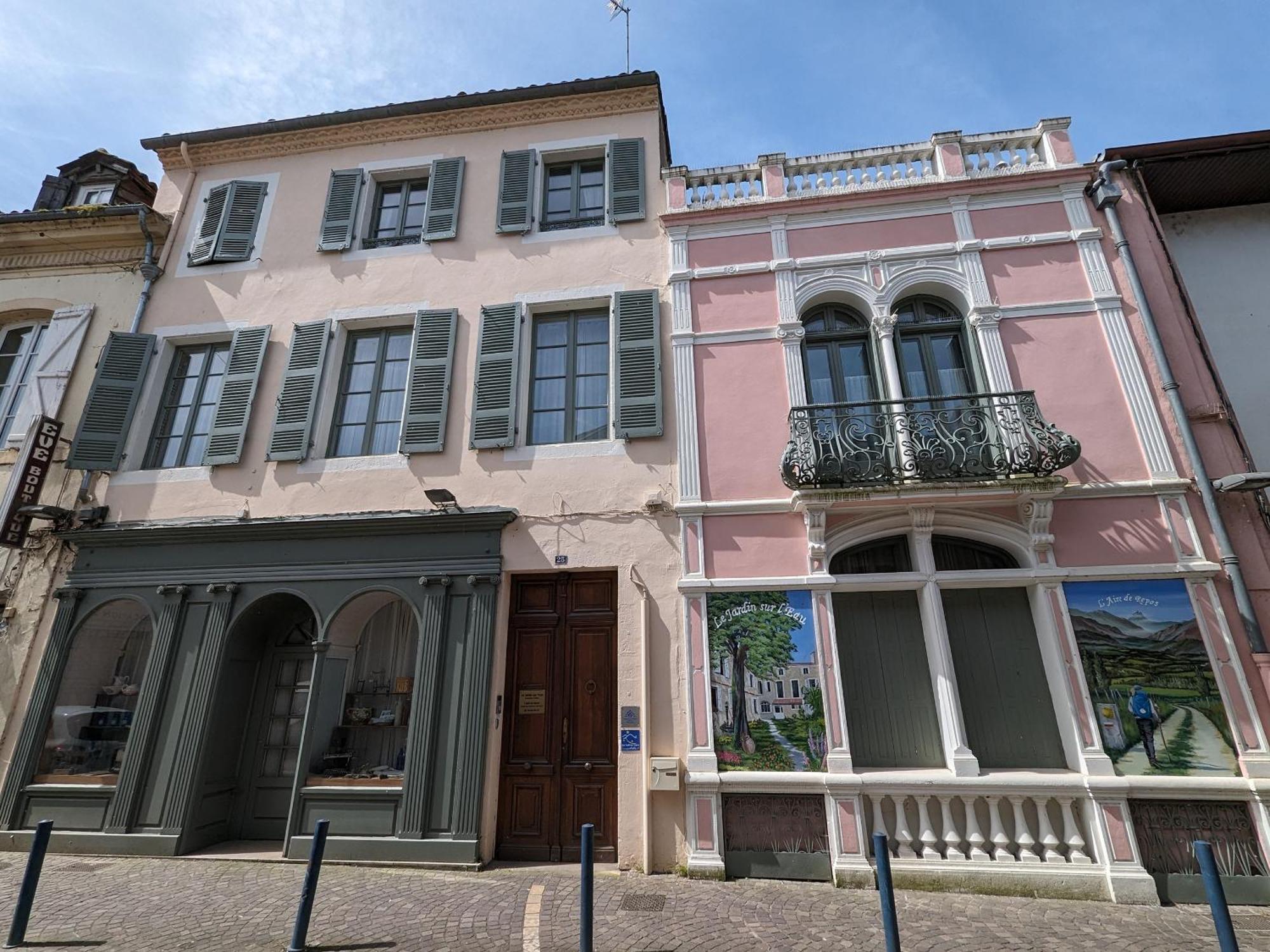 "Le Jardin Sur L'Eau "Chambres D'Hotes Et Appartements Tout Confort Aire-sur-l'Adour Exterior photo
